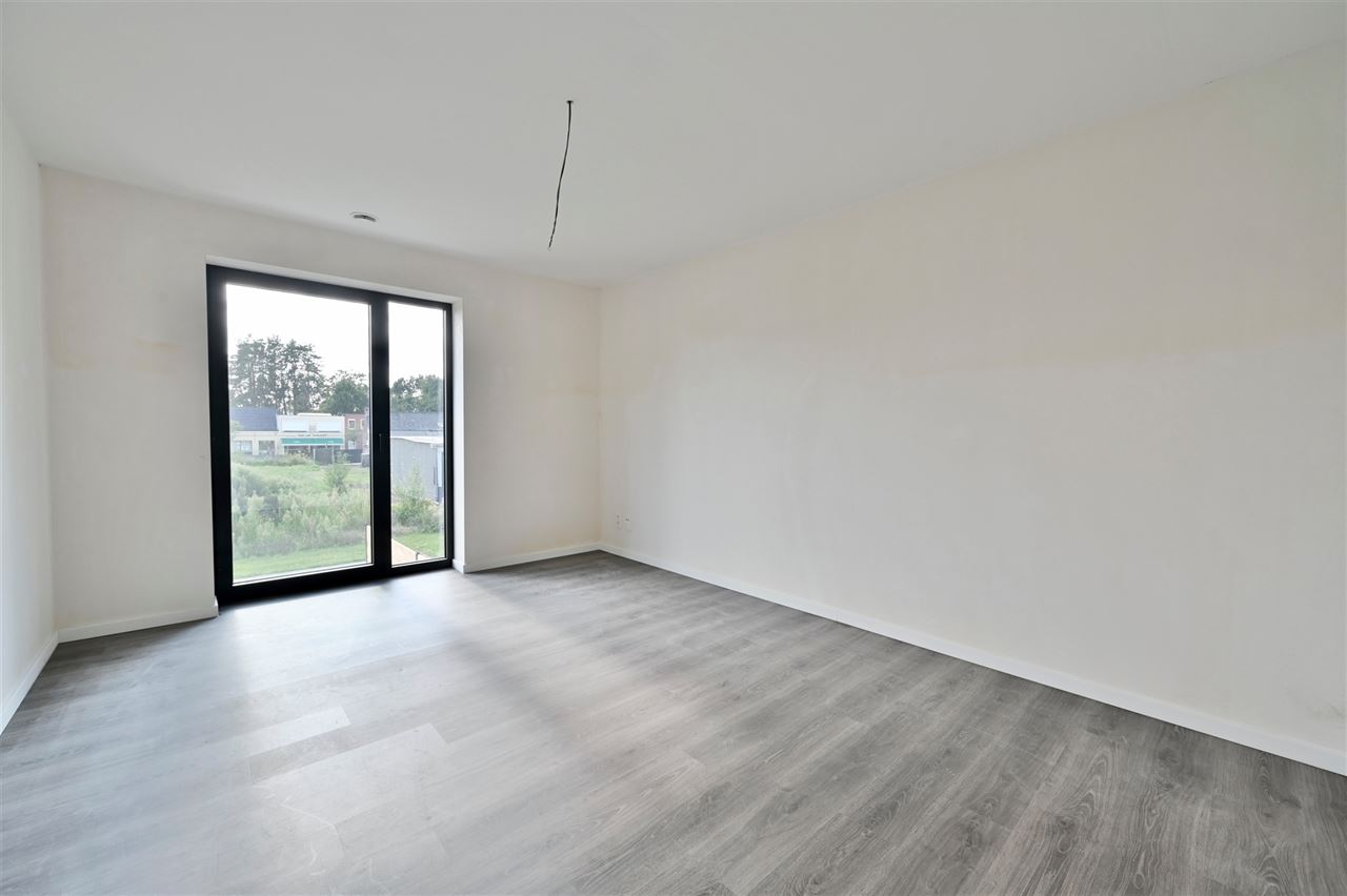 Moderne nieuwbouwwoning met 4 slpk en zonnige tuin