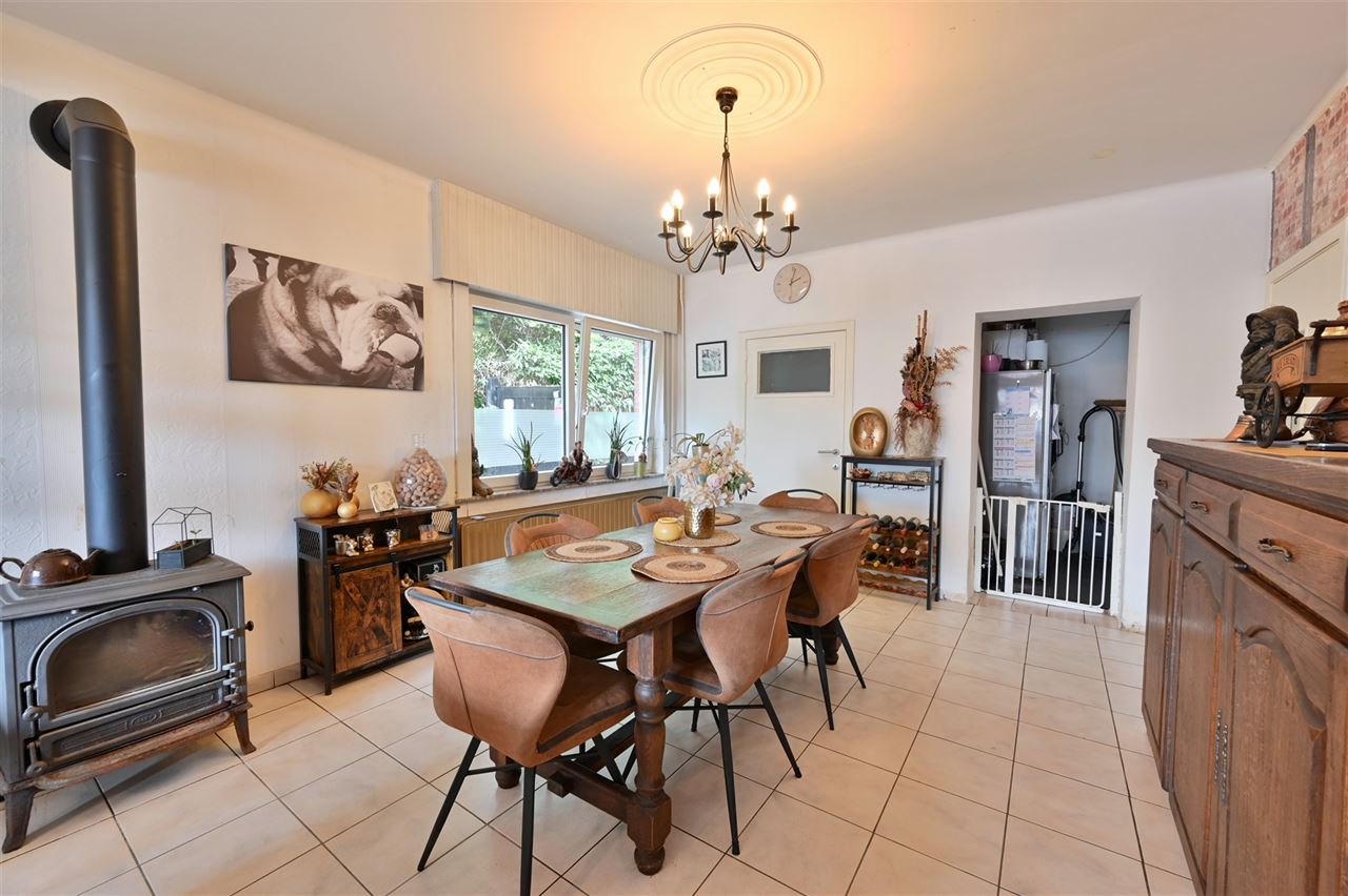 Veelzijdige woning met 5 slpks en bijgebouw van ca. 150 m²