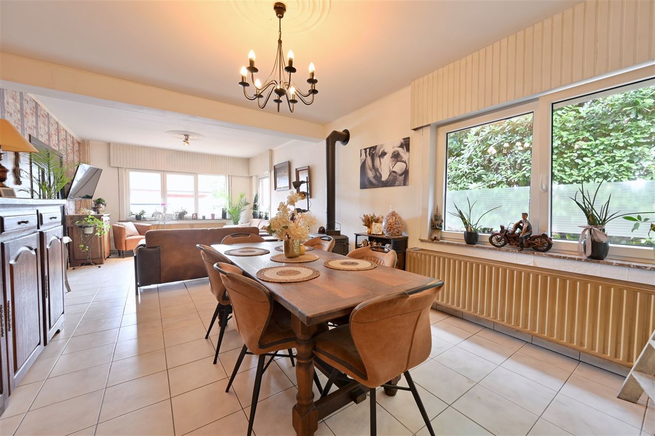 Veelzijdige woning met 5 slpks en bijgebouw van ca. 150 m²