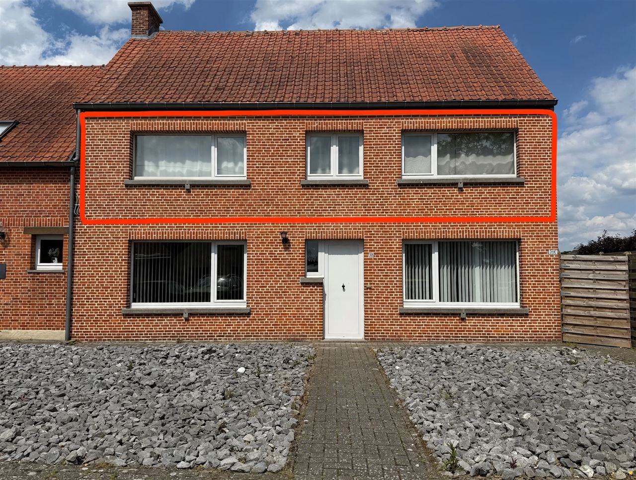 Appartement met 2 Slpks en tuin.
