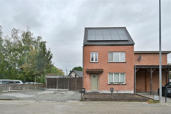 Ruime gezinswoning met 4 slpks en tuin in Itegem.