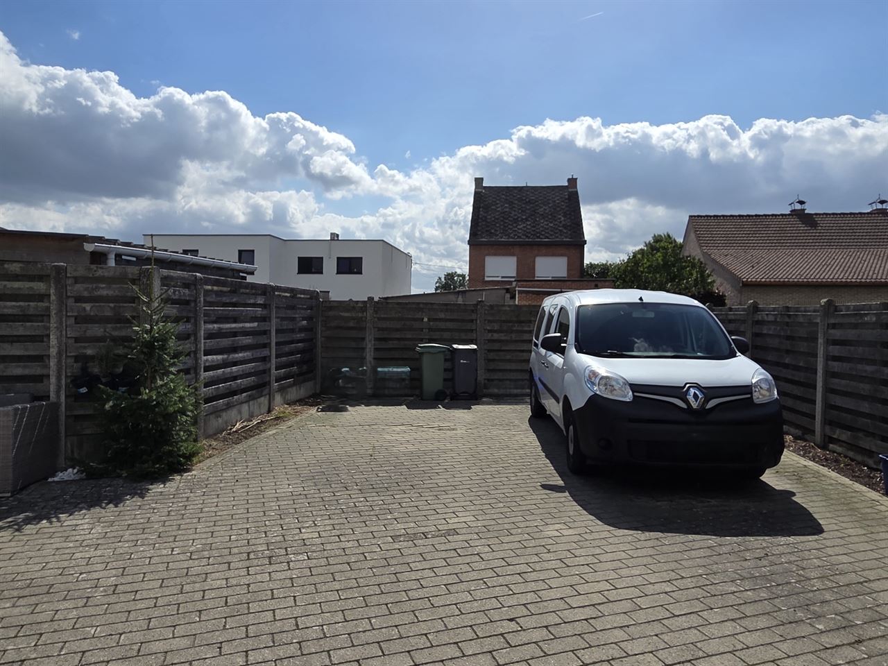 Instapklaar 2 slpk appartement met staanplaats