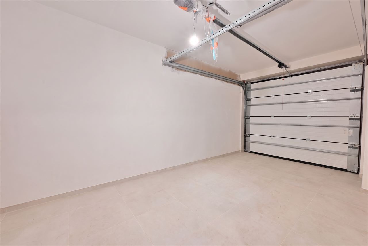 Moderne nieuwbouwwoning met 4 slpk en zonnige tuin