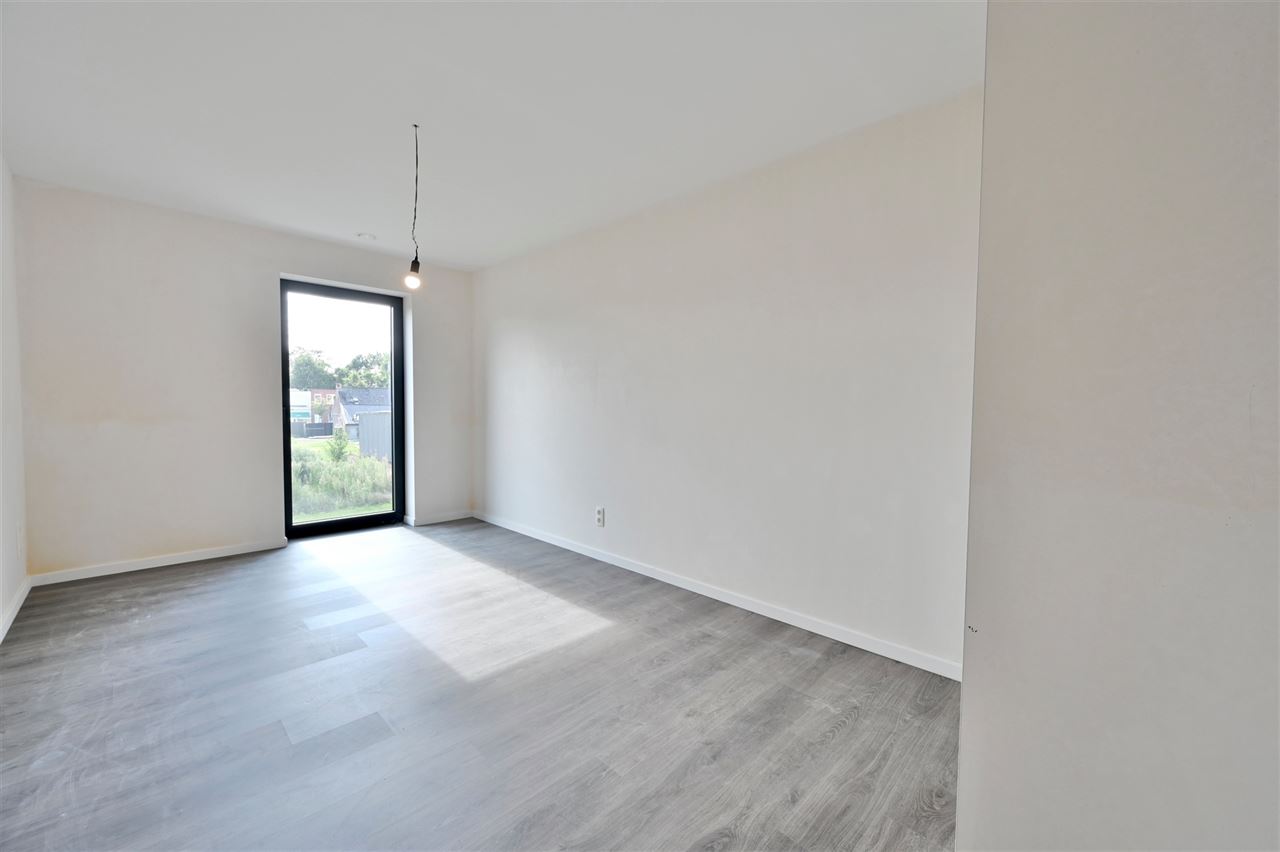Moderne nieuwbouwwoning met 4 slpk en zonnige tuin
