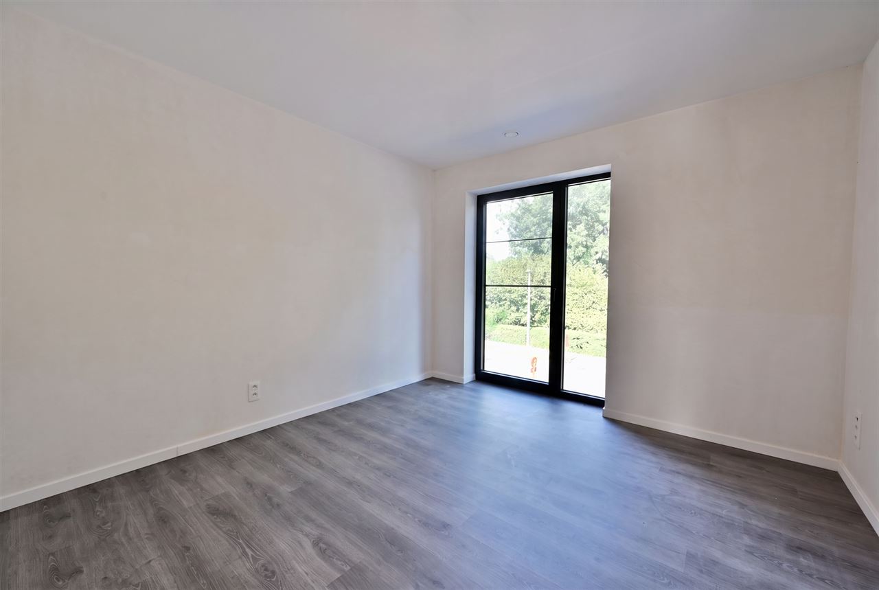 Moderne nieuwbouwwoning met 4 slpk en zonnige tuin