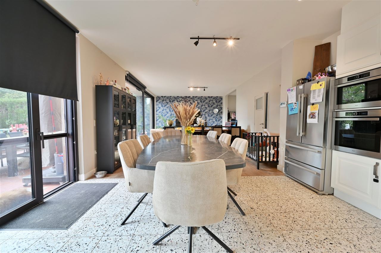 Veelzijdige woning met 5 slpks en bijgebouw van ca. 150 m²