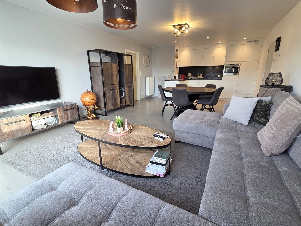 Instapklaar 2slpk- appartement met zuidgericht terras en carport in hartje Berlaar