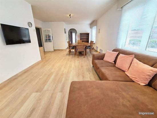 Ruim gelijkvloers app van 102 m² met terras en staanplaats in hartje Bonheiden