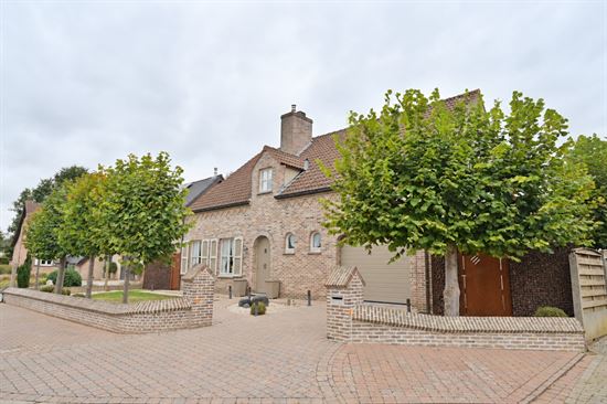 Instapklare gezinswoning met 4 slaapkamers nabij Hertberg