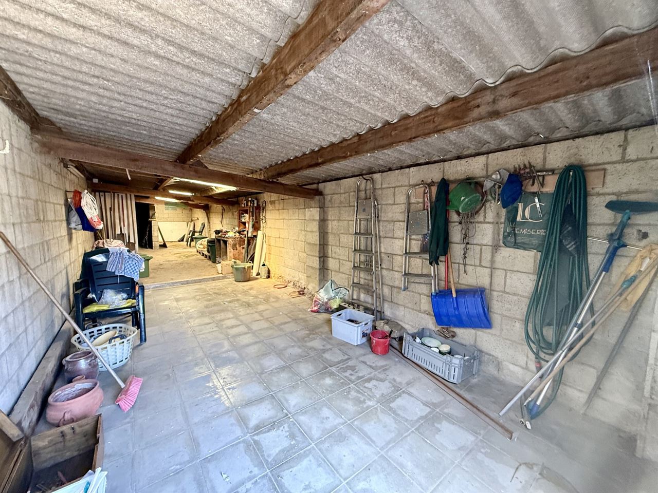 Maison à rénover avec garage et grenier aménageable
