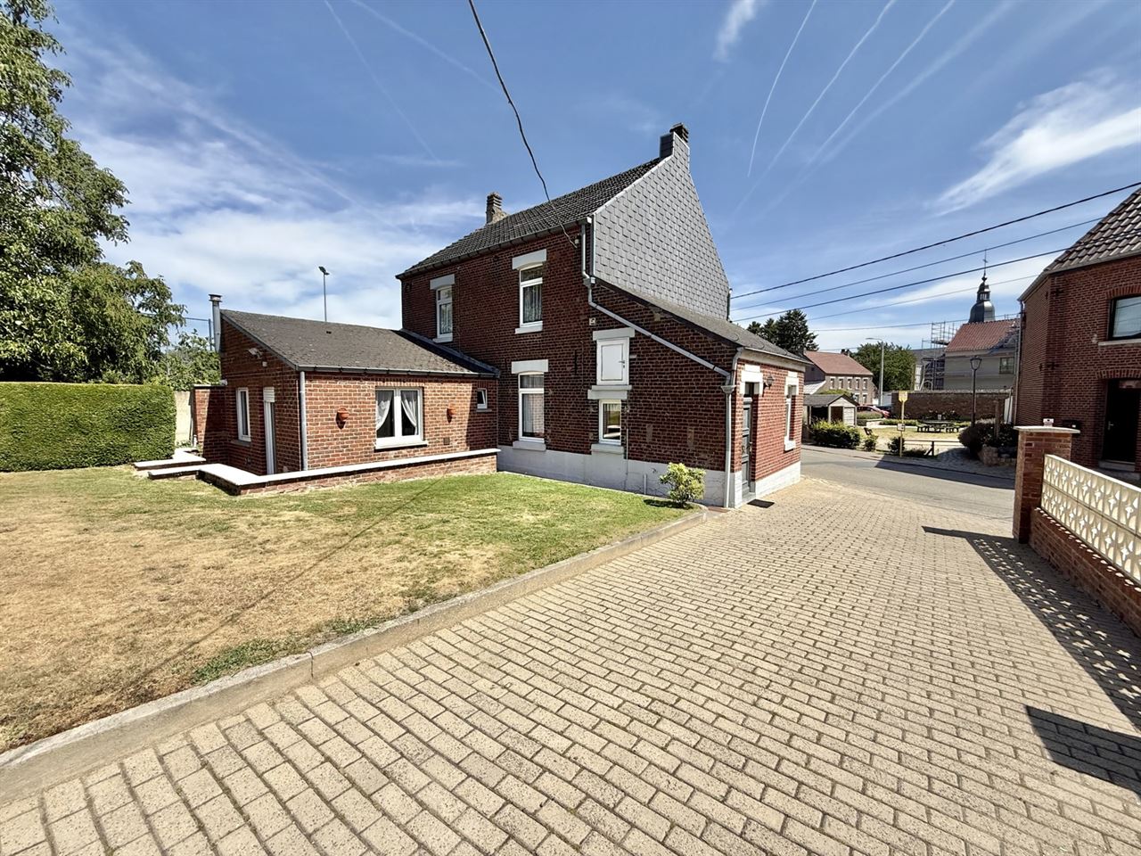Maison à rénover avec garage et grenier aménageable