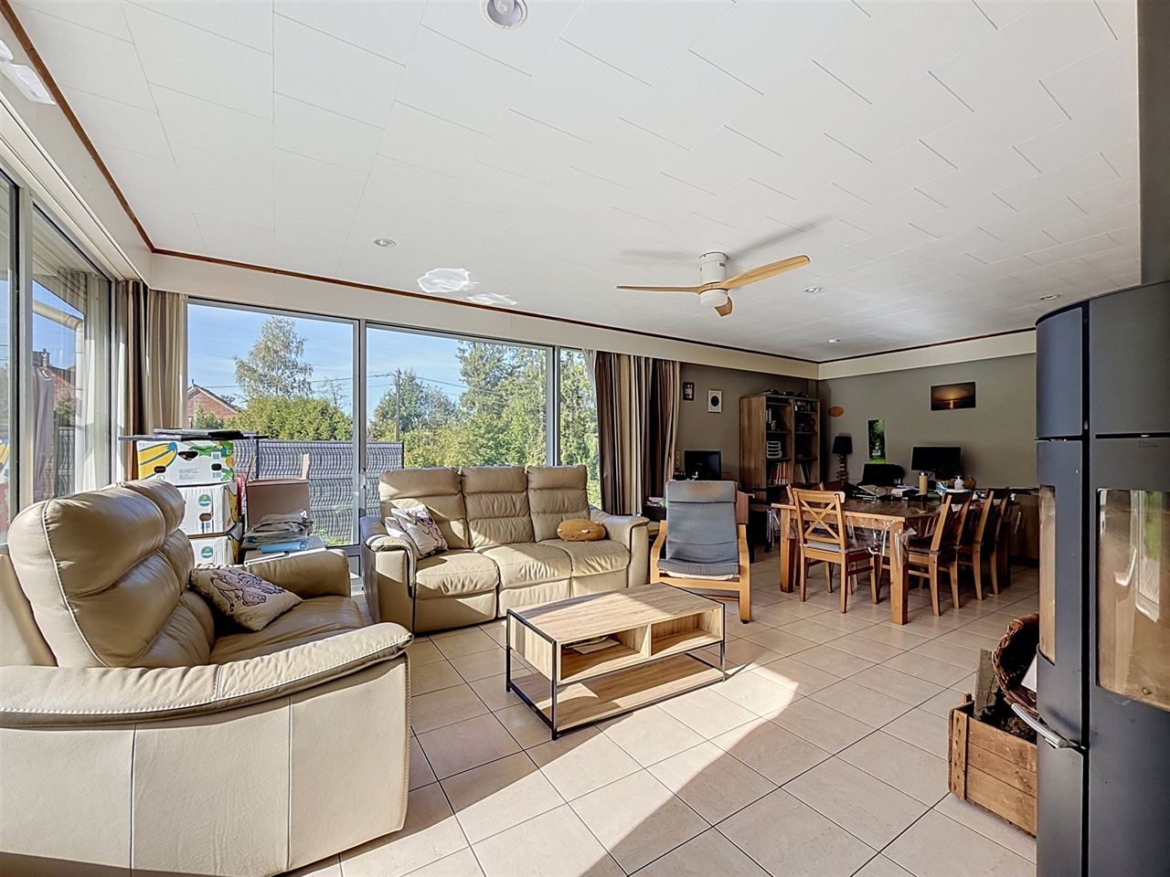 Plain-pied sur 14 ares avec garage et caves