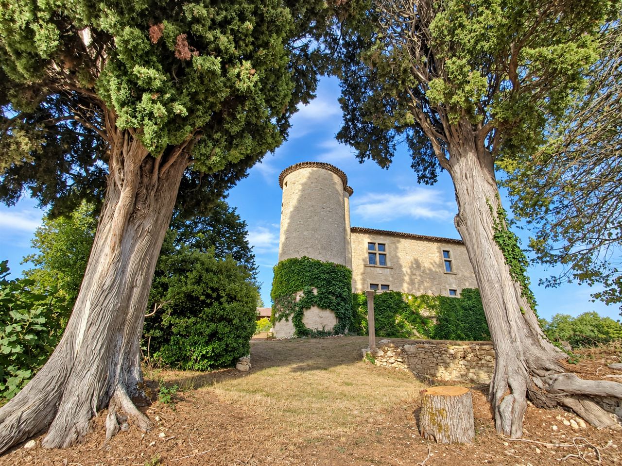 CHÂTEAU DE PIMBAT-CRUZALET – DOMAINE D’EXCEPTION