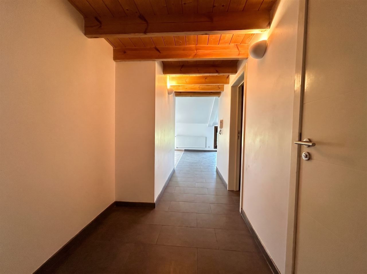 Lumineux loft avec parking privé