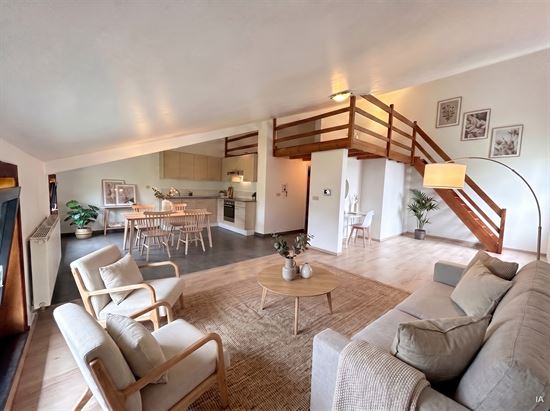 Lumineux loft avec parking privé