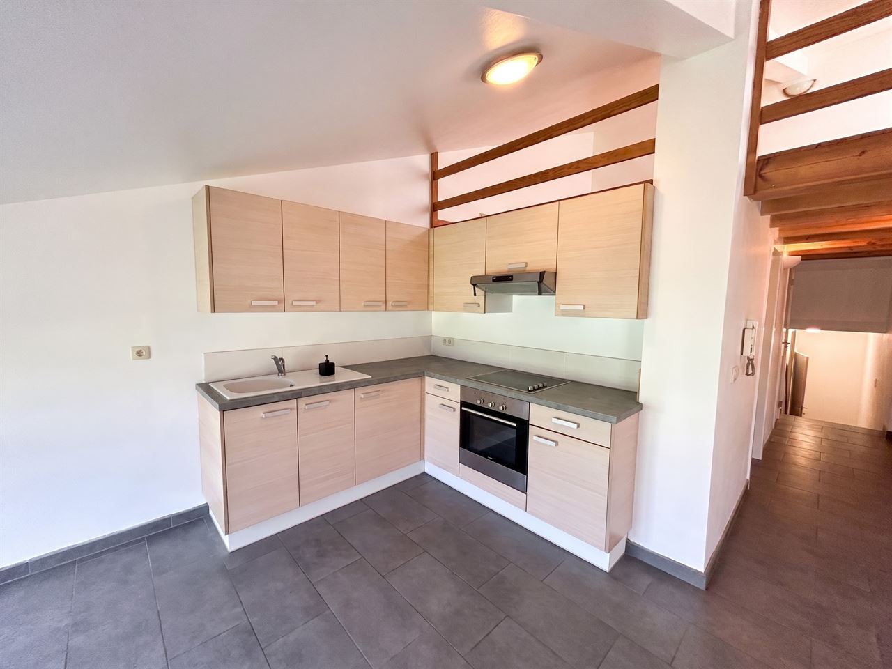 Lumineux loft avec parking privé