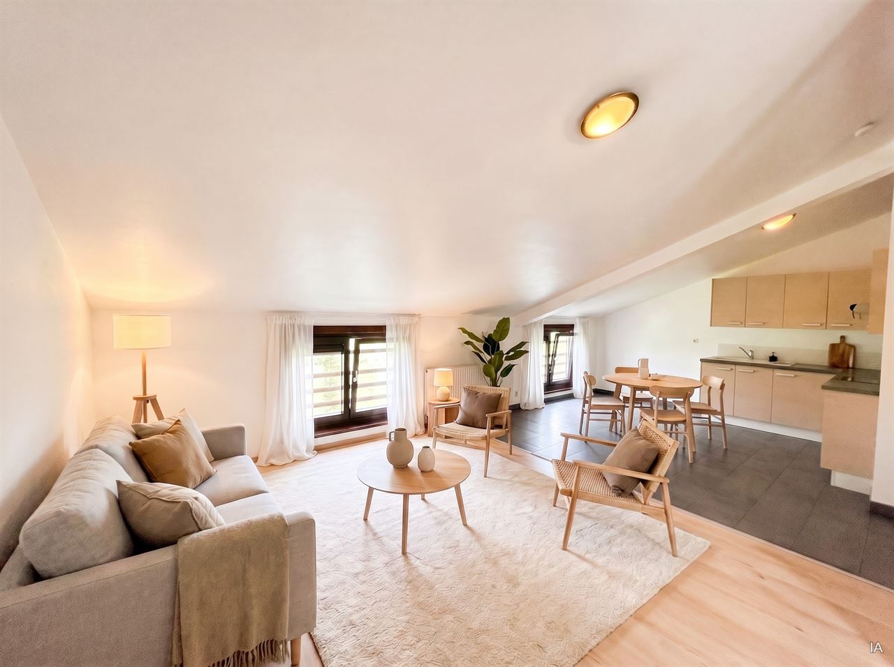 Lumineux loft avec parking privé