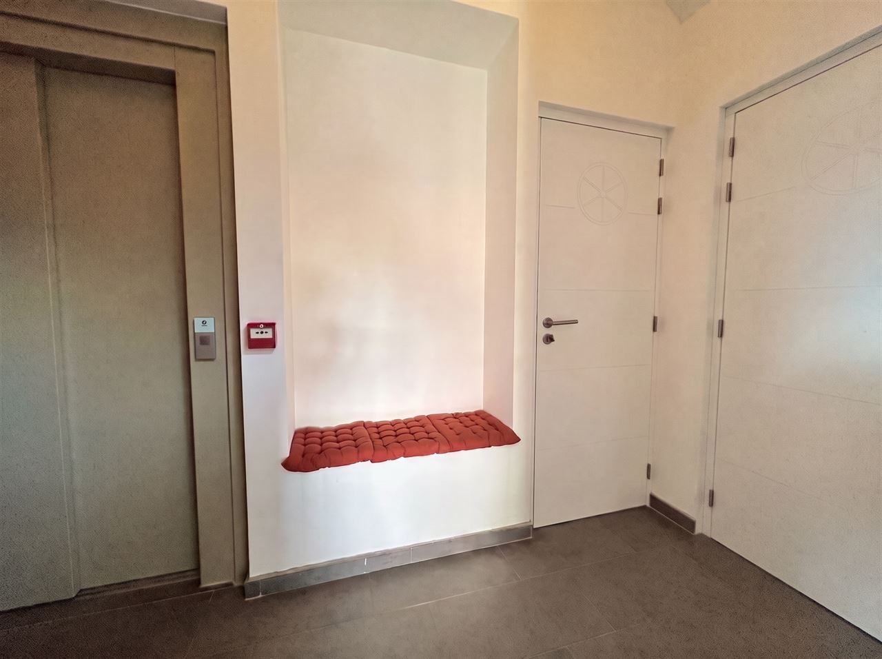 Loft avec balcon et emplacement de parking