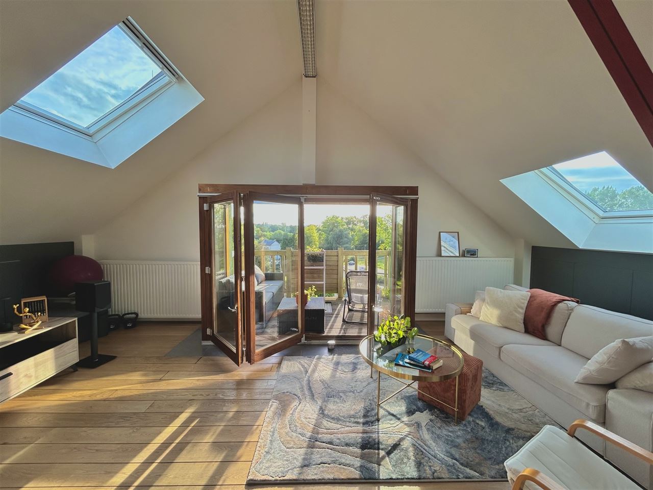 Loft avec balcon et emplacement de parking