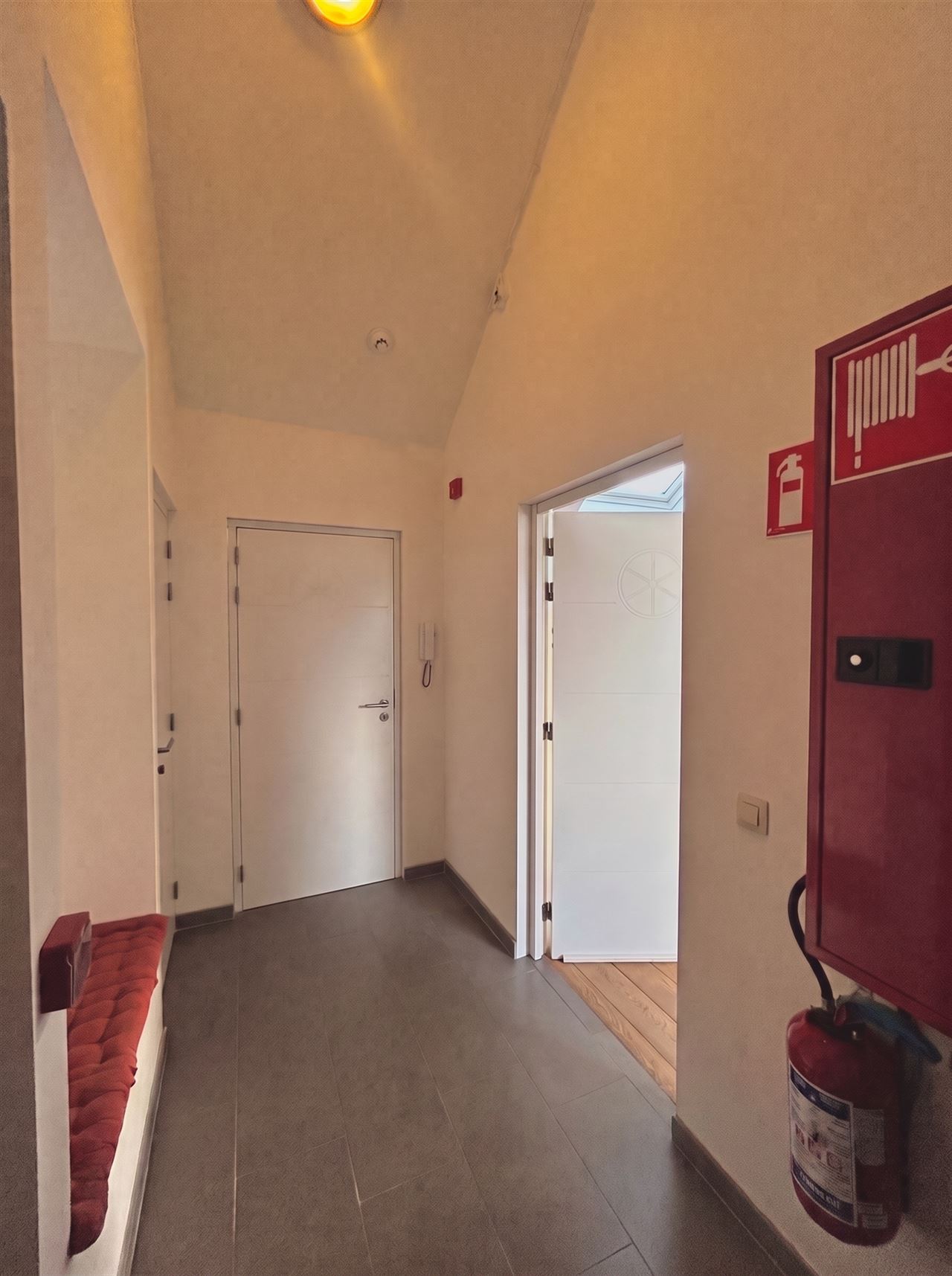 Loft avec balcon et emplacement de parking