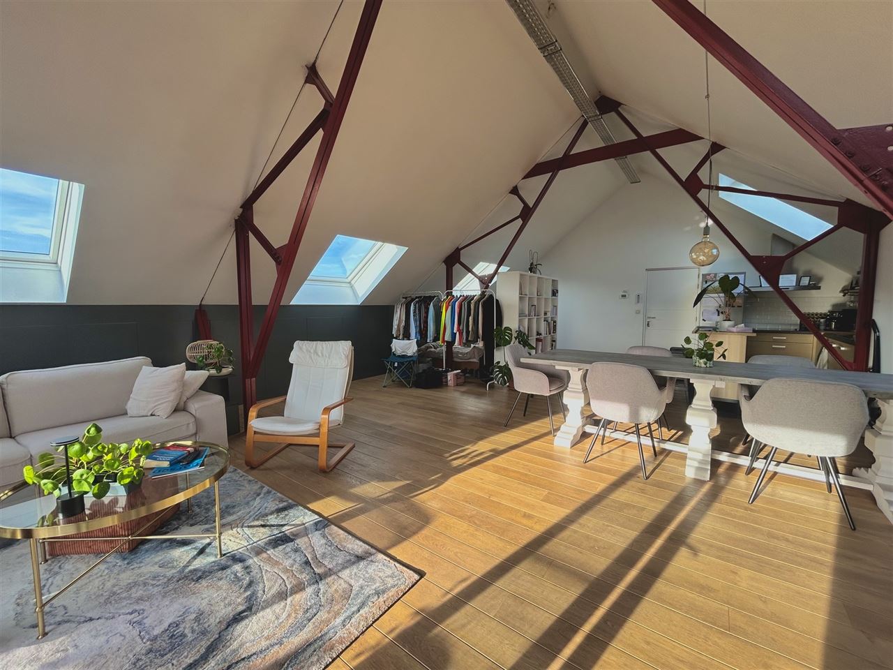 Loft avec balcon et emplacement de parking