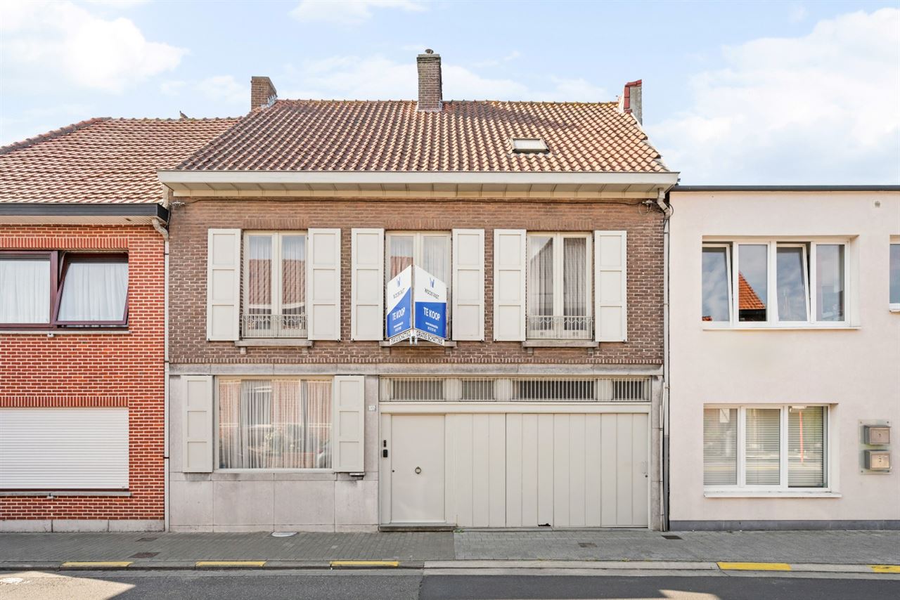Ruime gezinswoning met 4 slaapkamers en ruime tuin.