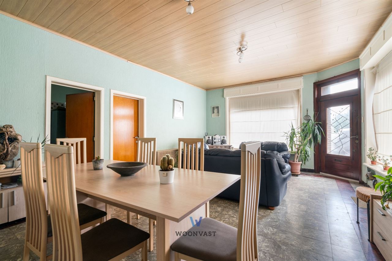 Ruime te renoveren woning met 4 slaapkamers in Zele!