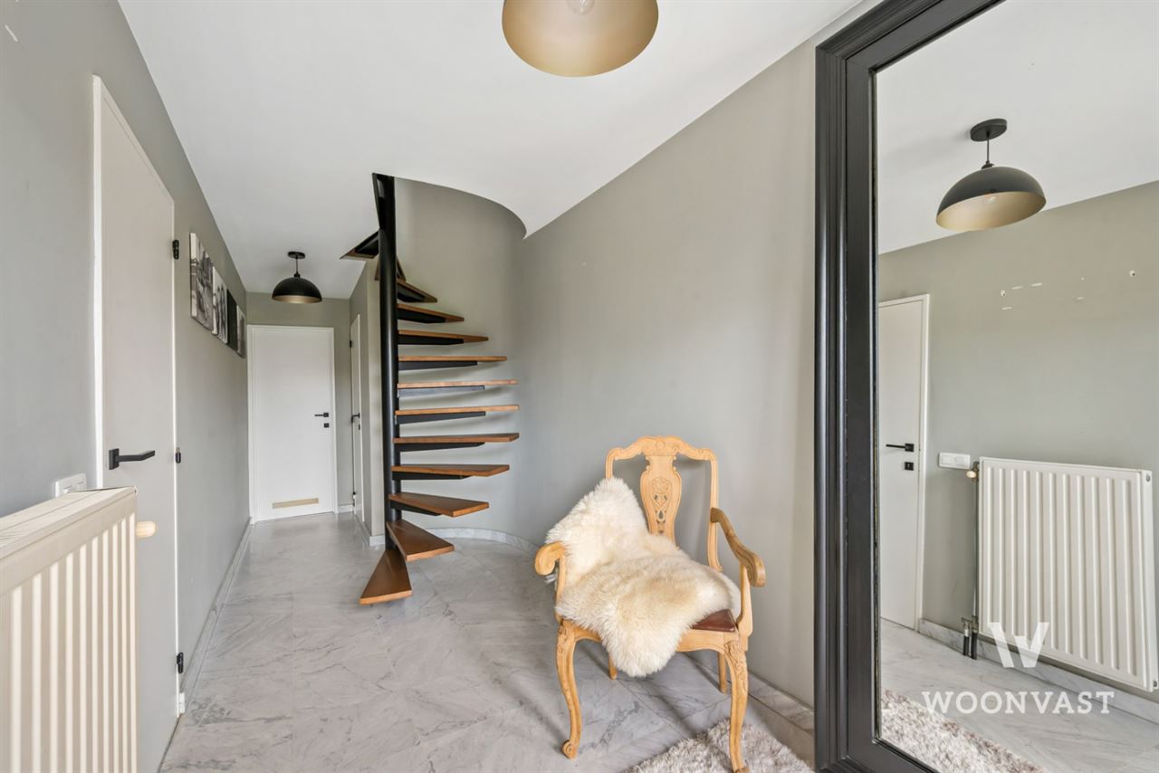 Instapklare bel-etage met 3 slaapkamers, garage, tuin en laadpaal