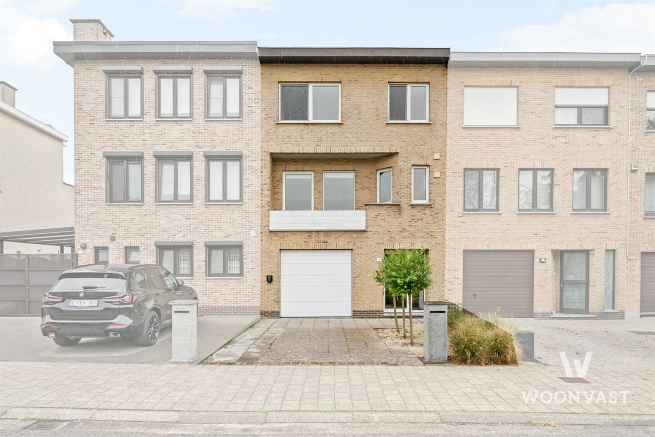 Instapklare bel-etage met 3 slaapkamers, garage, tuin en laadpaal