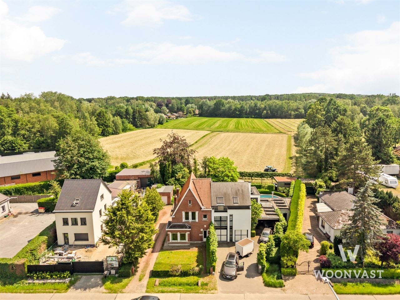 Halfopen woning met karakter te Waasmunster!