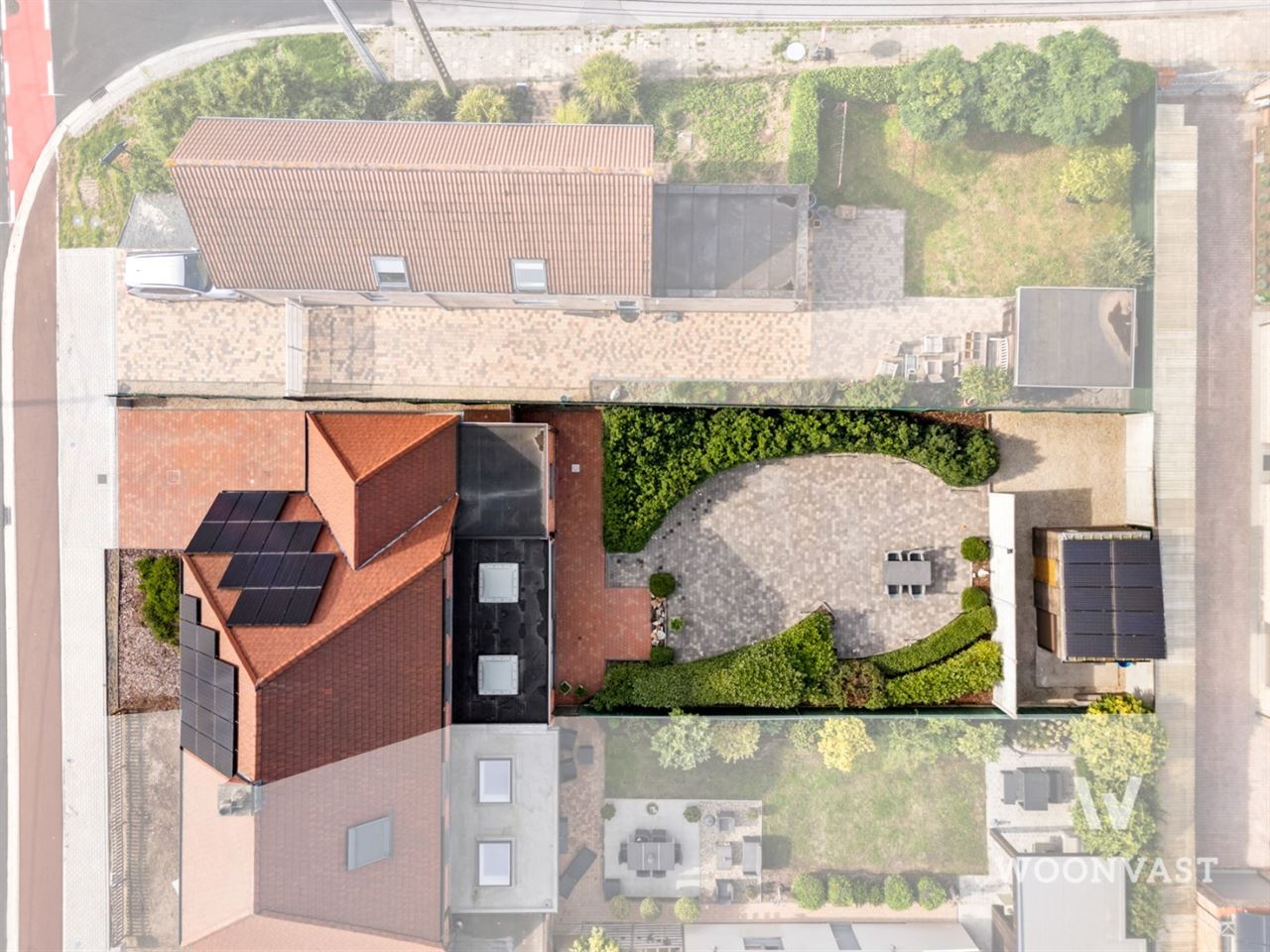 Lichtrijke, kwalitatief afgewerkte & ruime woning!