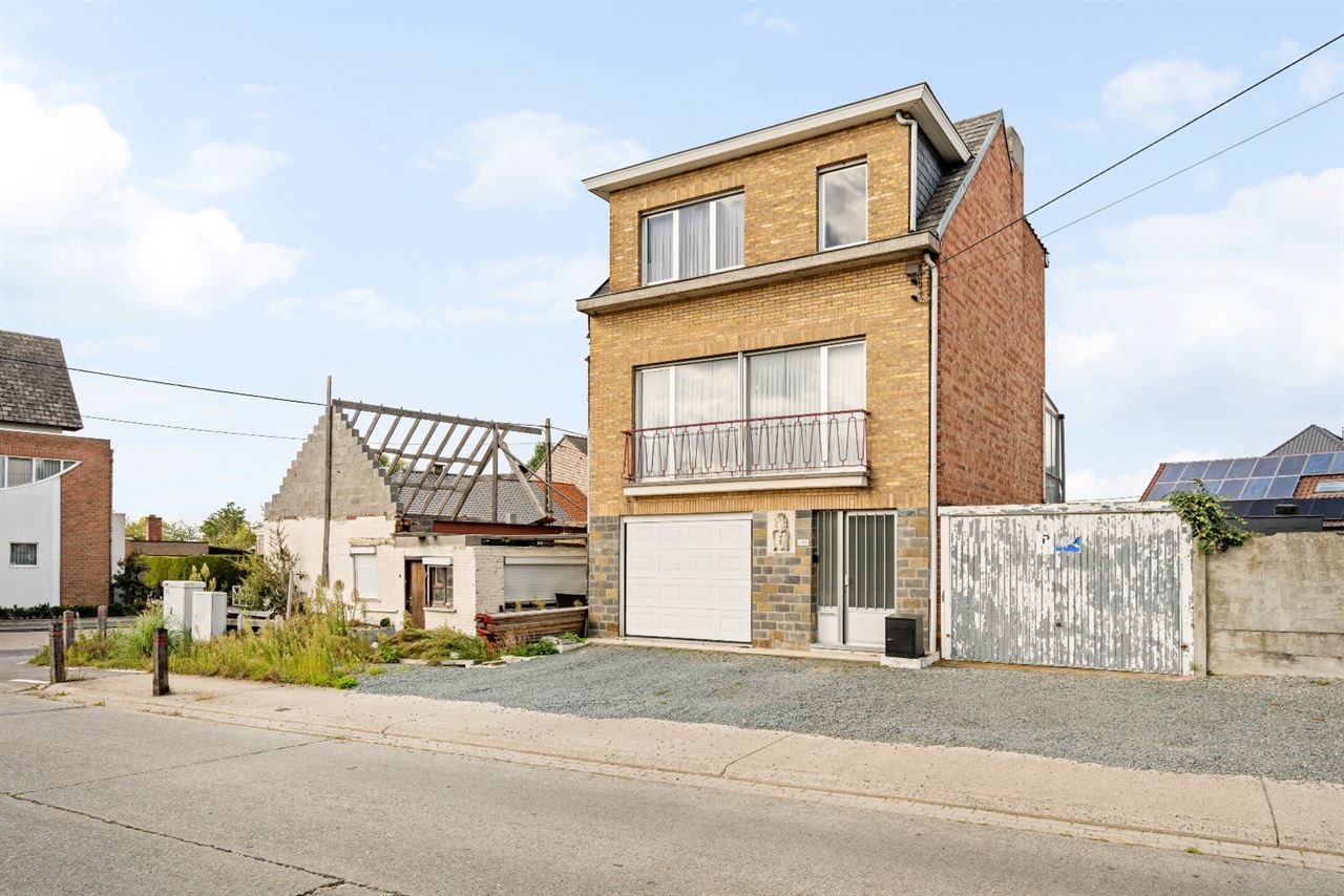 Lichtrijke 4-gevel bel-etagewoning