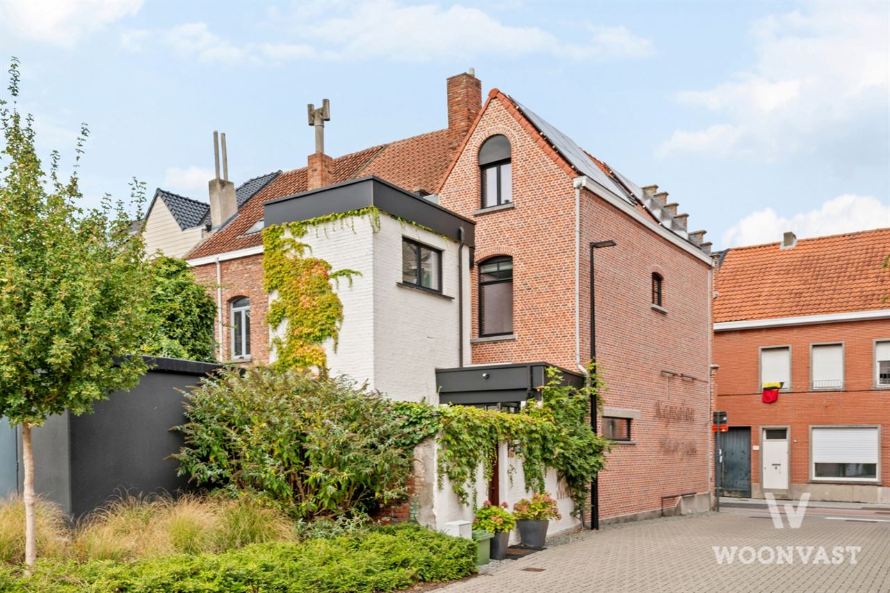 Karaktervol herenhuis in het hartje van Hamme