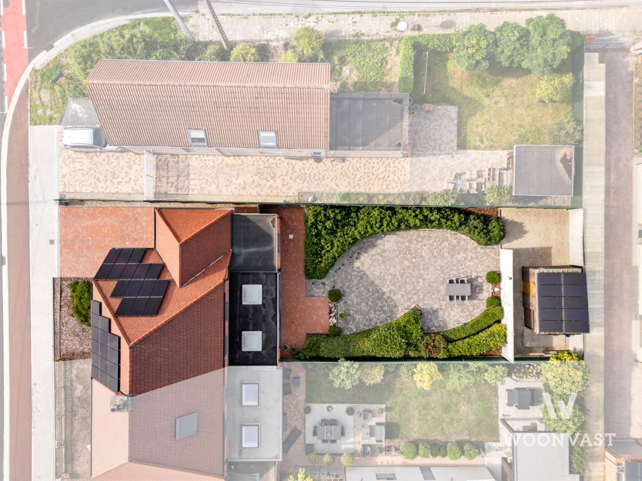 Lichtrijke, kwalitatief afgewerkte & ruime woning!