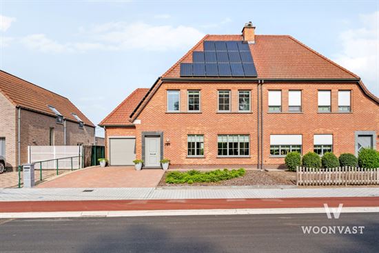 Lichtrijke, kwalitatief afgewerkte & ruime woning!