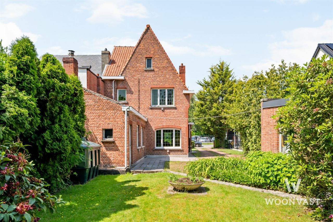 Halfopen woning met karakter te Waasmunster!