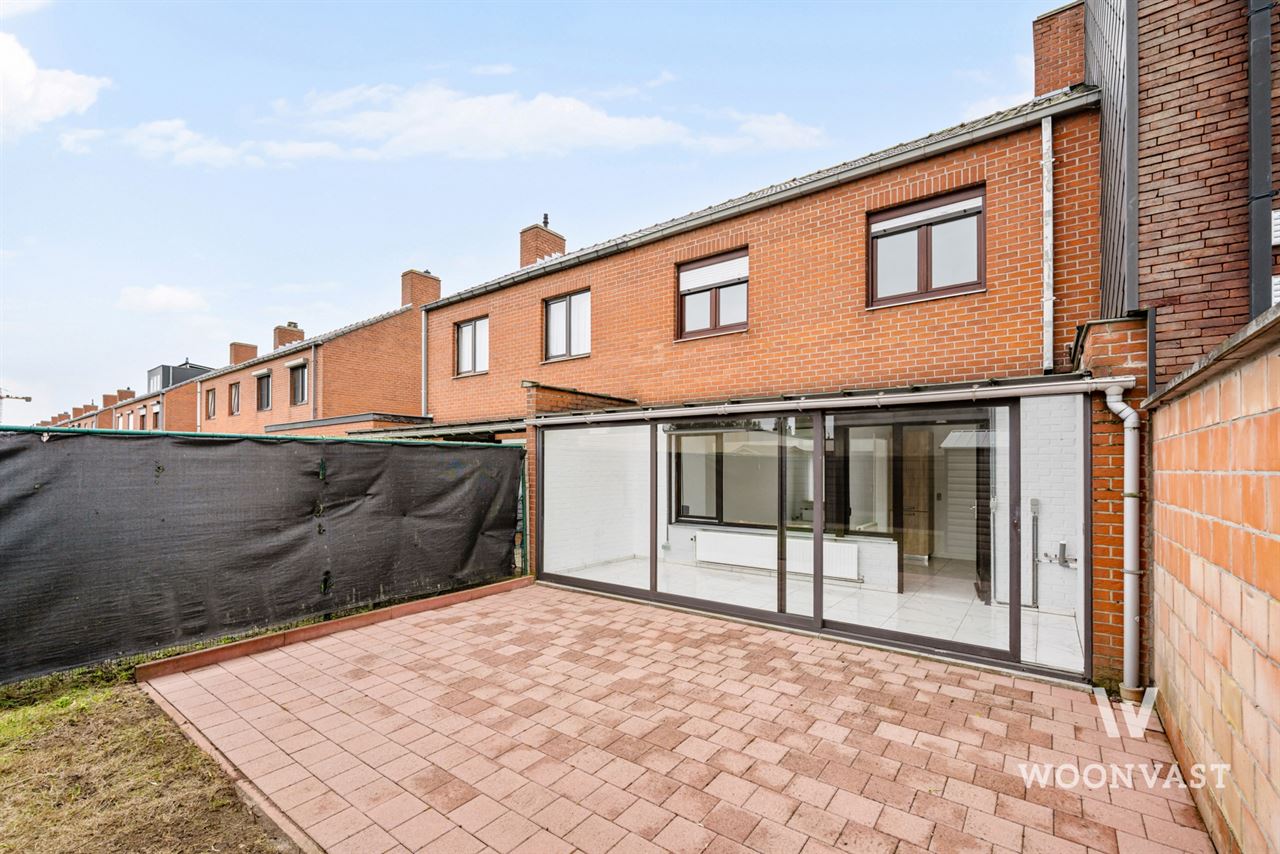 Gezinswoning met 3 slaapkamers, tuin en oprit te Lokeren!