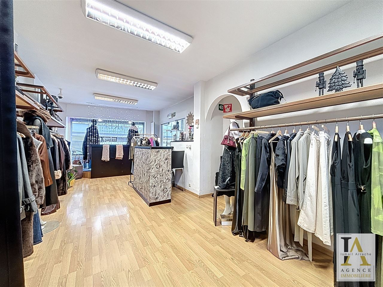 Rez commercial ou de bureau dans le centre ville
