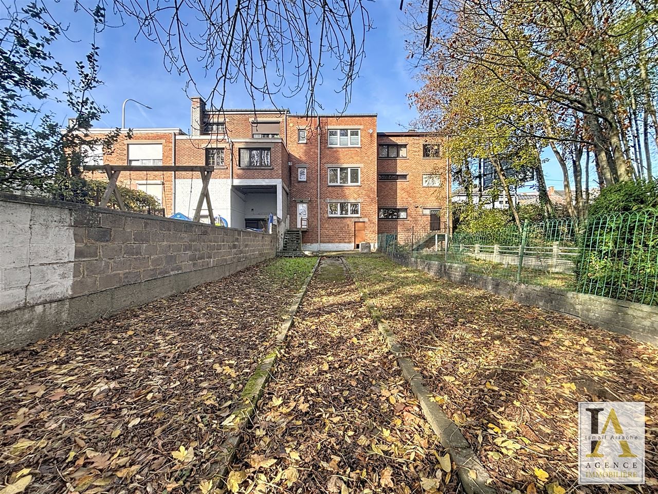 Maison 2 chambres en excellent état avec jardin