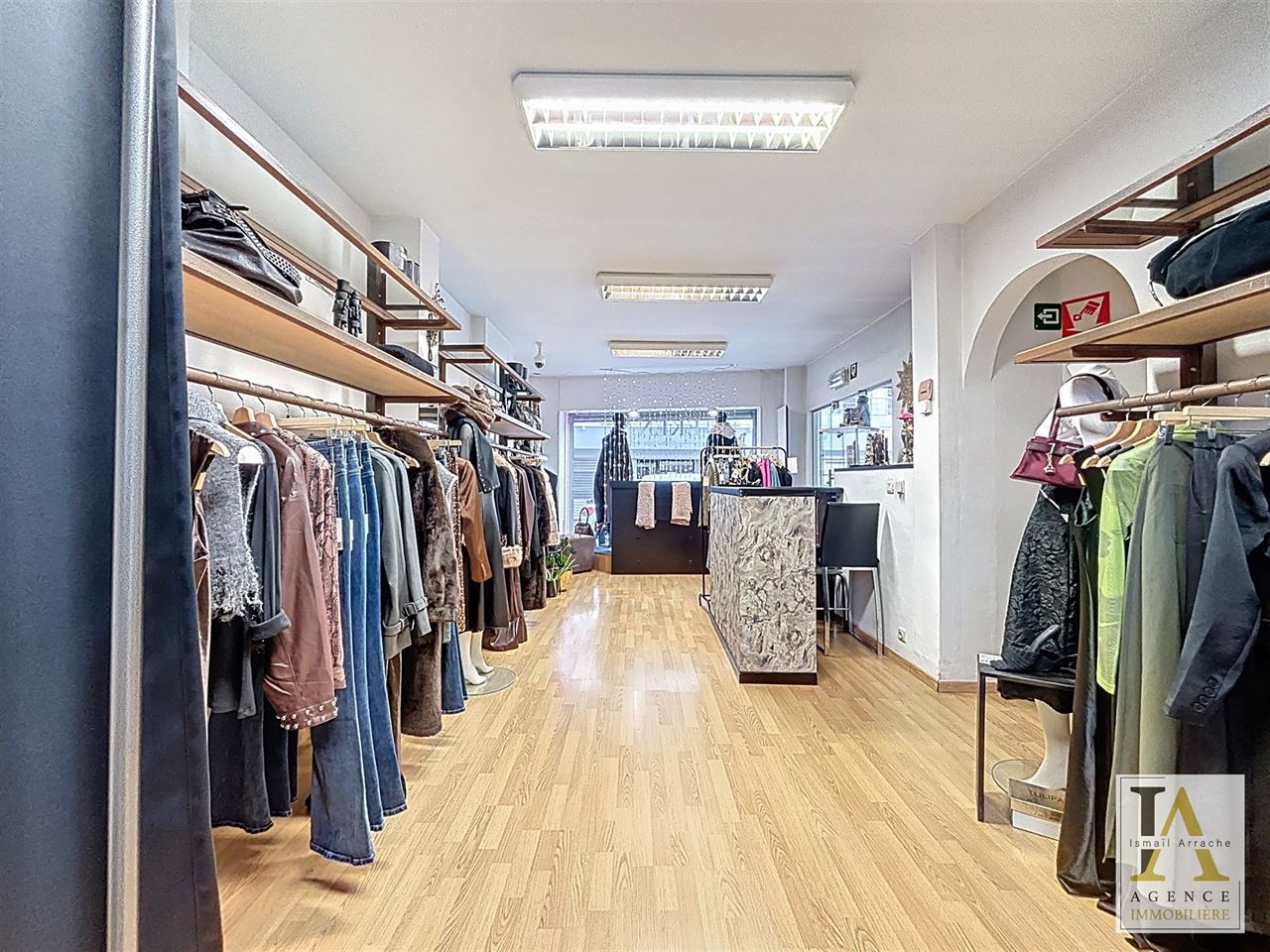 Rez commercial ou de bureau dans le centre ville