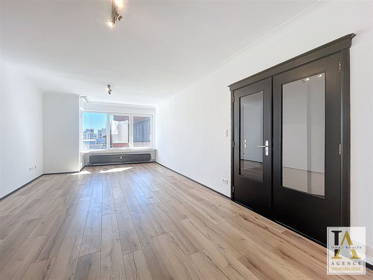 Lumineux appartement 2 chambres entièrement rénové