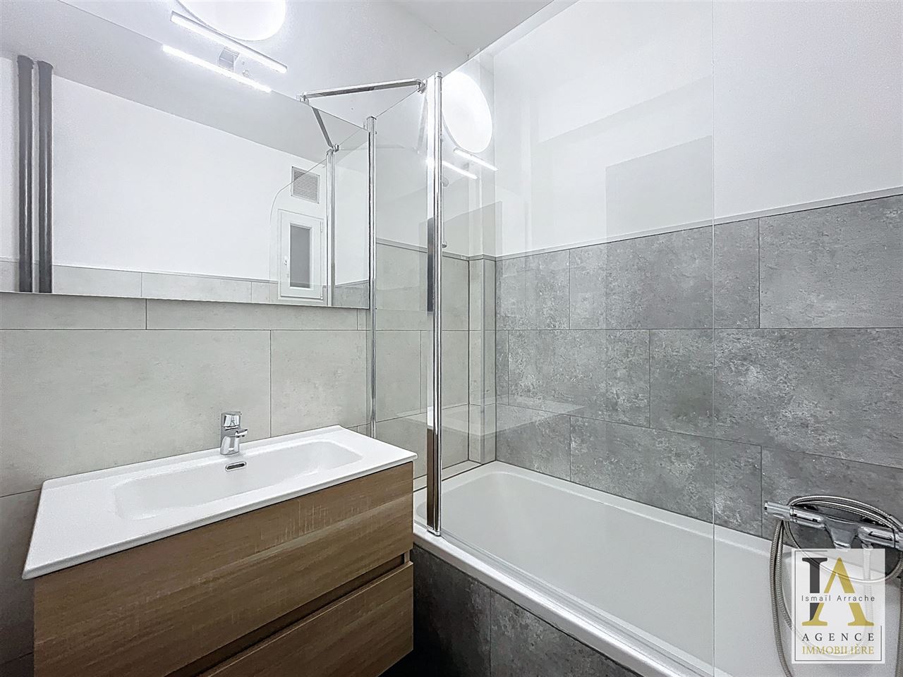 Lumineux appartement 2 chambres entièrement rénové