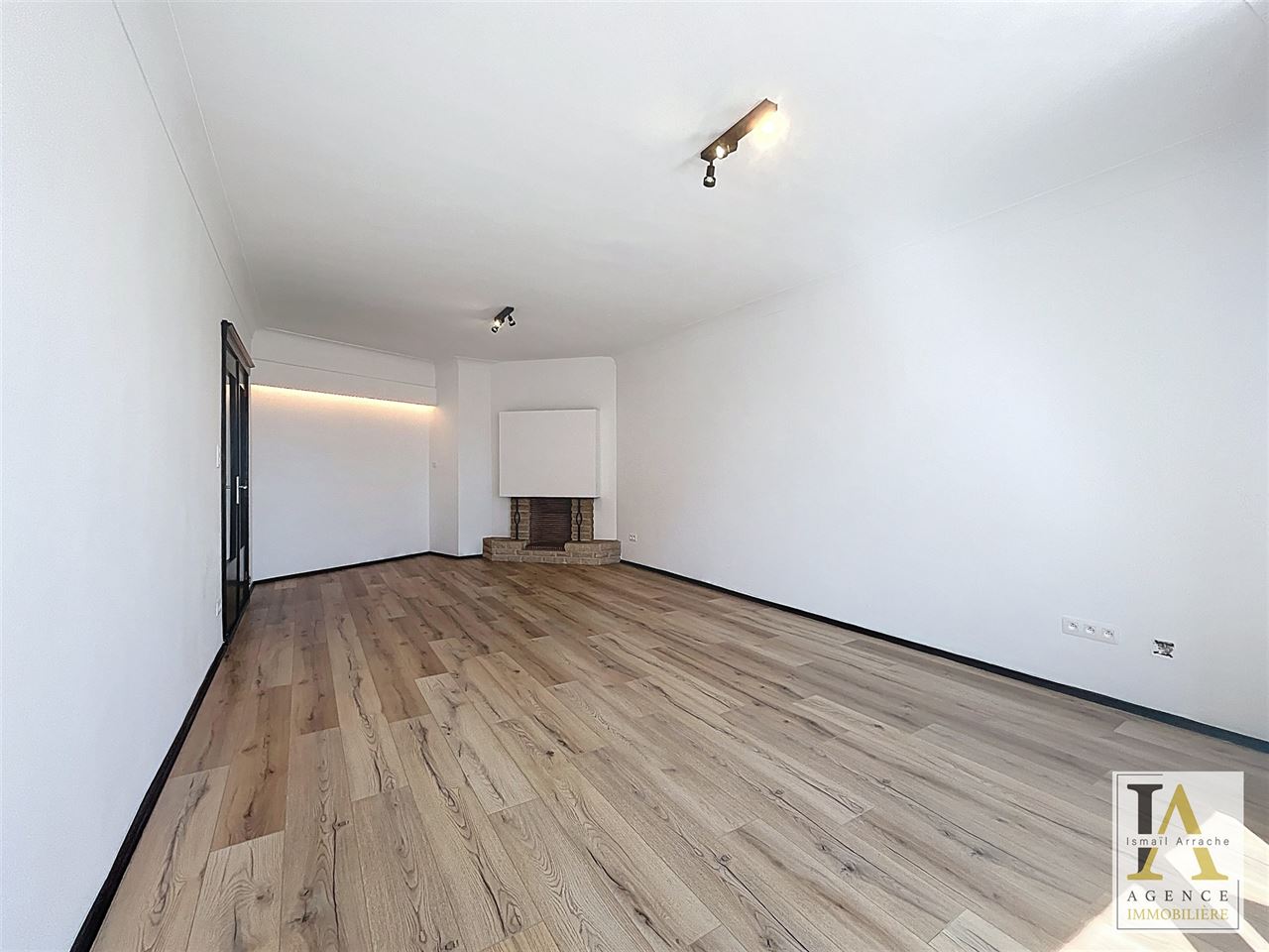 Lumineux appartement 2 chambres entièrement rénové