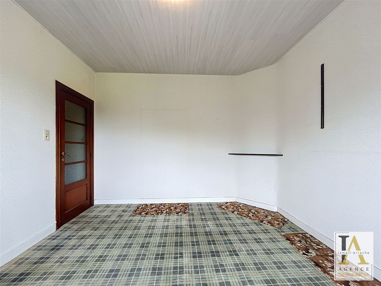 Maison unifamiliale à rénover avec jardin
