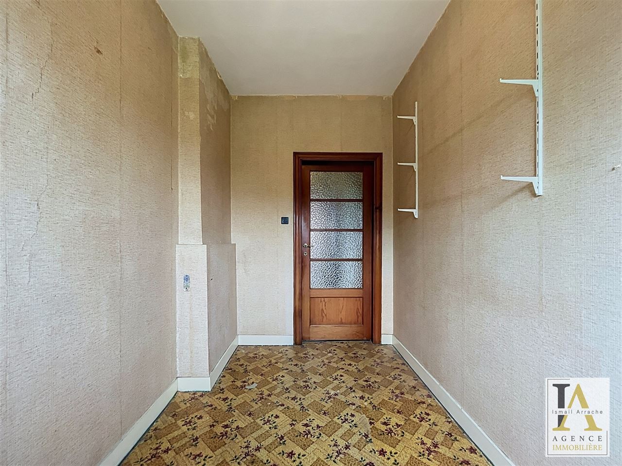 Maison unifamiliale à rénover avec jardin