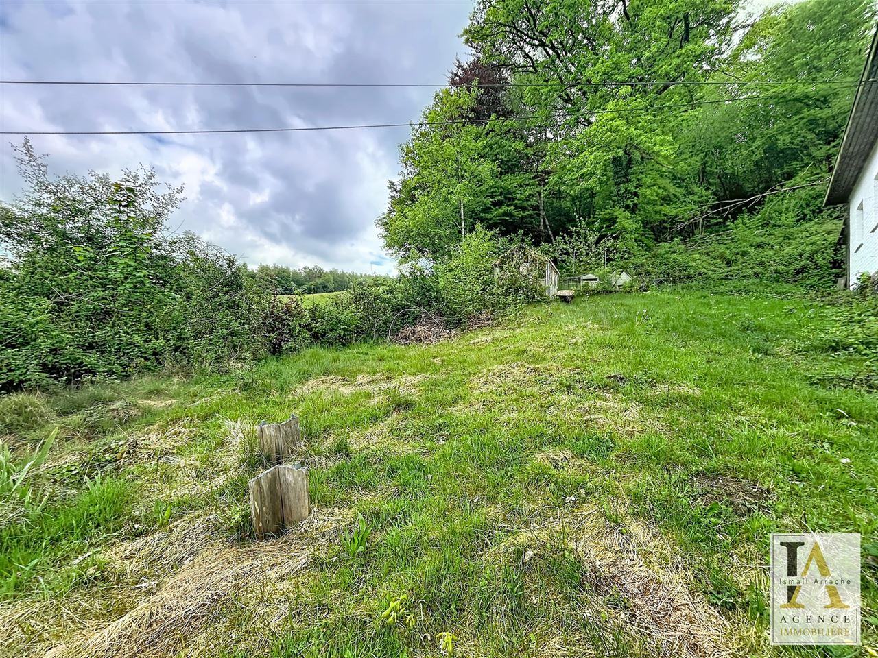 Bungalow de plain-pied sur grande parcelle à rénover