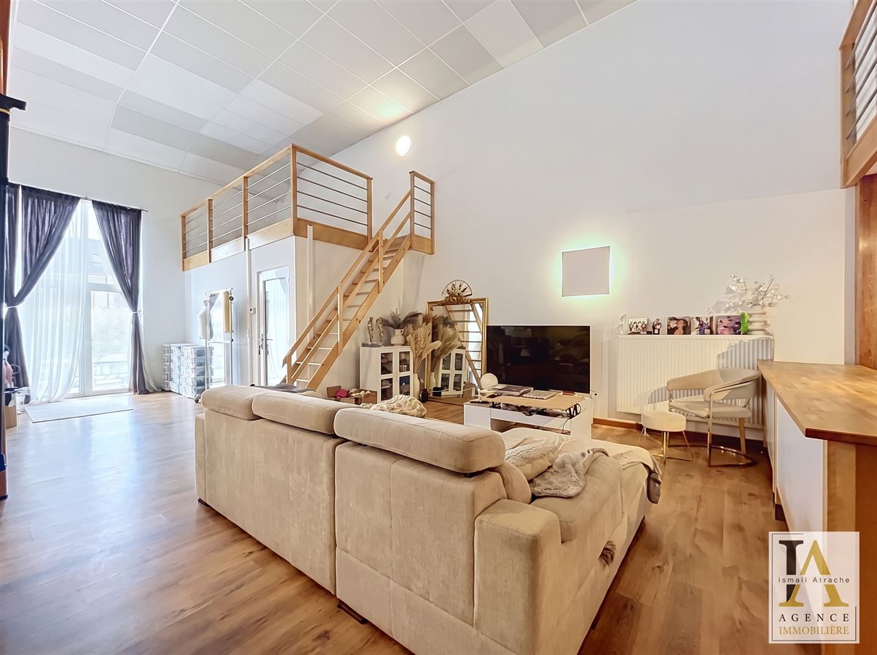 Agréable loft 2 chambres avec place de parking