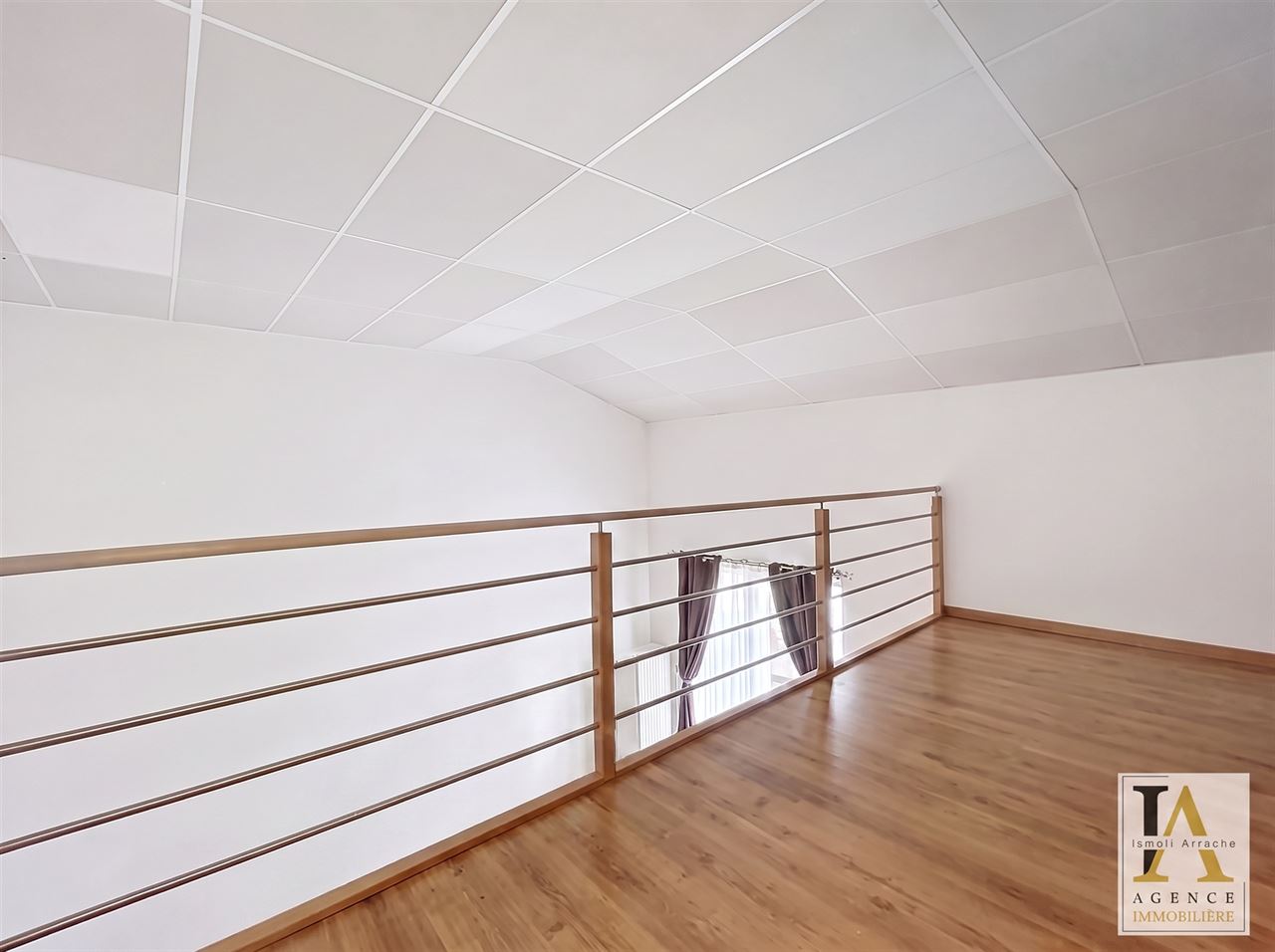 Agréable loft 2 chambres avec place de parking