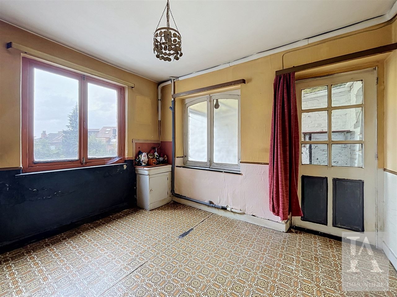 Maison 3 chambres avec terrasse à rénover