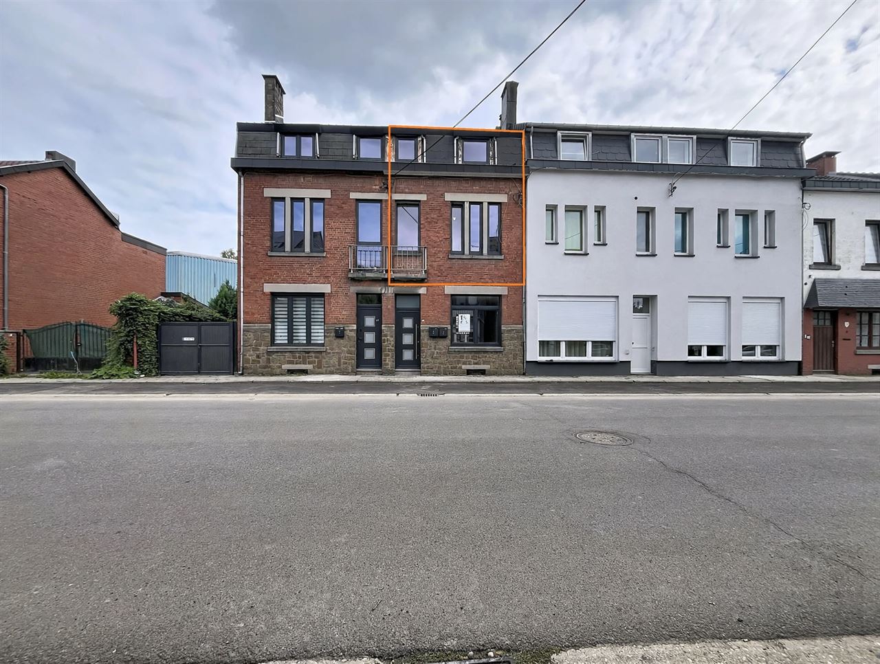 Appartement duplex entièrement rénové 2 chambres